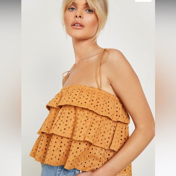 NWT Boohoo Broderie Ruffle Tie Strap Cami - Picture 1 of 8